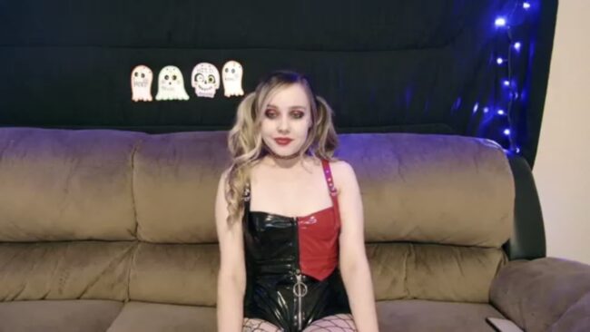 Lunalovelyy Has Gives Off Some Serious Harley Quinn Vibes