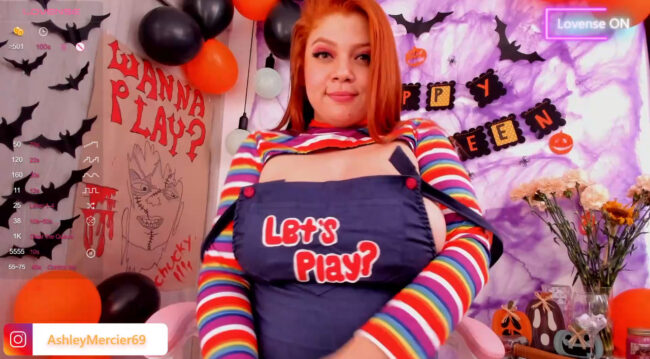 Ashley_mercier Brings Chucky To Life With A Very Playful Cosplay