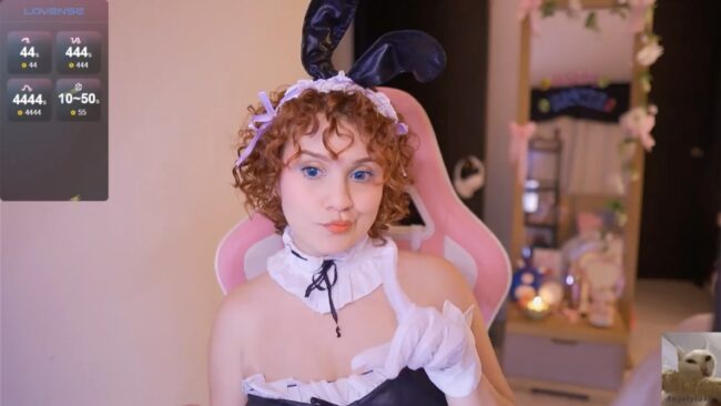 Angelytaxx Is Maid To Hop