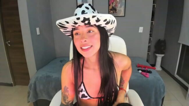 Jade7777's A-Moo-Zing Cowgirl Show