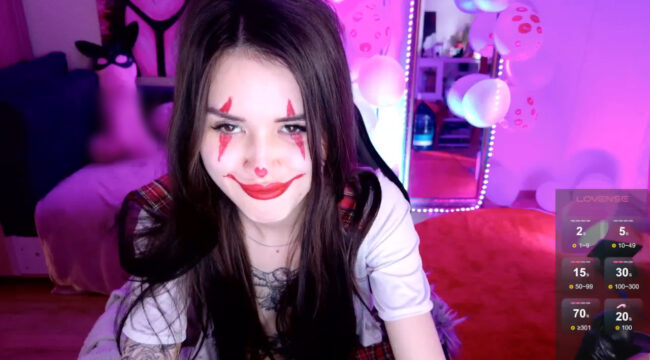 Cute Schoolgirl Dora_autumn_ Is Clowning Around