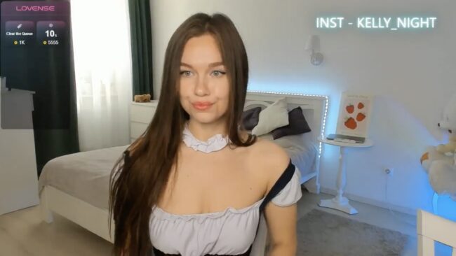 Kelly_Roselyn Is Maid To Look Cute