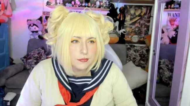 Canndy_new Looks Dashing As Himiko Toga