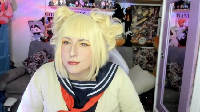 Canndy_new Looks Dashing As Himiko Toga