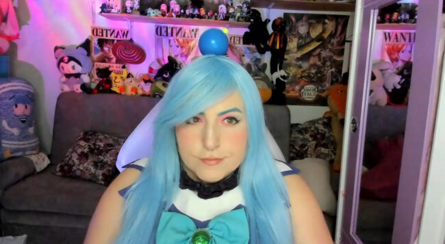 Canndy_New Shows Off Her Cute Aqua Cosplay