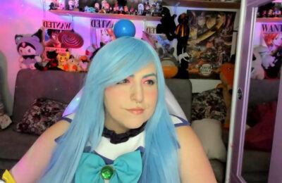 Canndy_New Shows Off Her Cute Aqua Cosplay