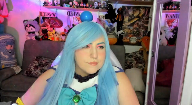 Canndy_New Shows Off Her Cute Aqua Cosplay