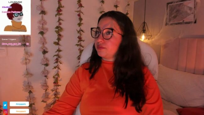 Annia_paris Is Here To Solve Some Mysteries As Velma