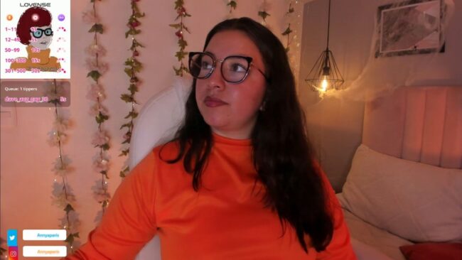 Annia_paris Is Here To Solve Some Mysteries As Velma