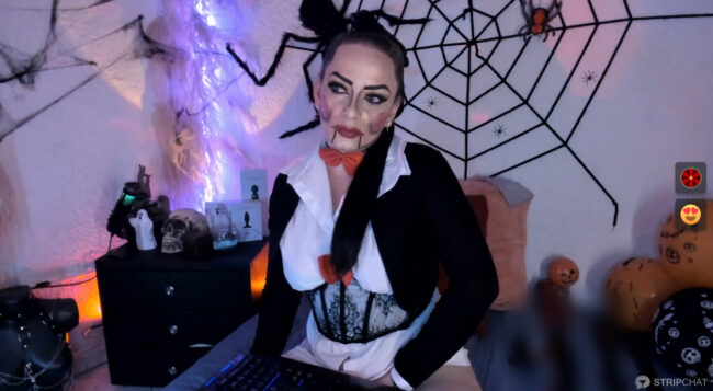 Jeanineescott Is Here To Play A Little Game As Jigsaw