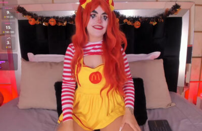 Summereliss Hosts A McSpooky Ronald McDonald Show