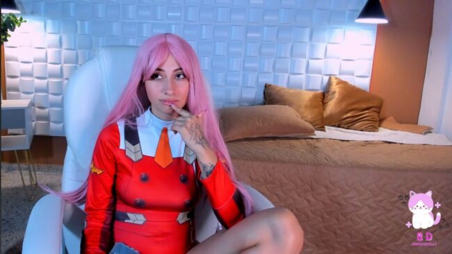 Bonniedolly_'s Cute Zero Two Cosplay