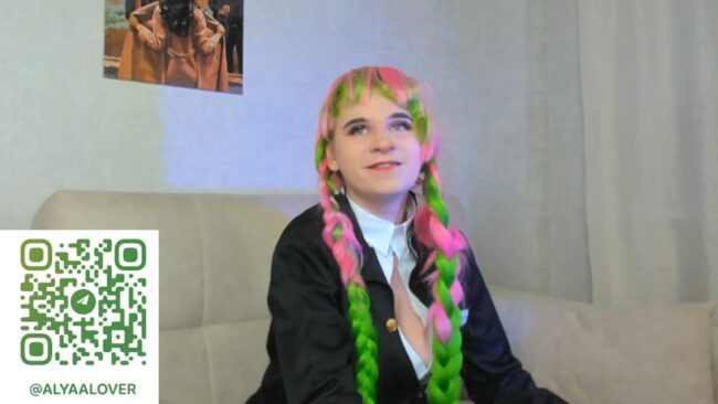 Alya_vizz Shows Off Her Cute Mitsuri Kanroji Cosplay