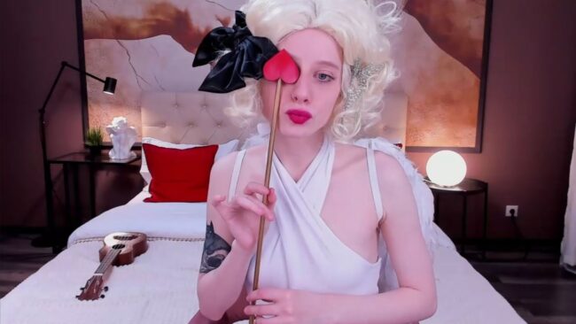 Dollypalmer Spreads Lots Of Love With Her Cupid's Arrow