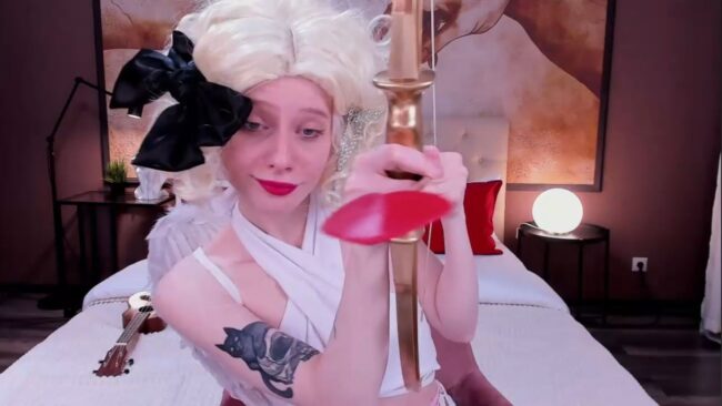 Dollypalmer Spreads Lots Of Love With Her Cupid's Arrow