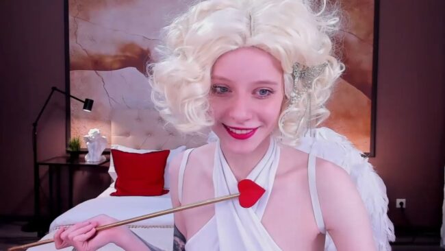 Dollypalmer Spreads Lots Of Love With Her Cupid's Arrow