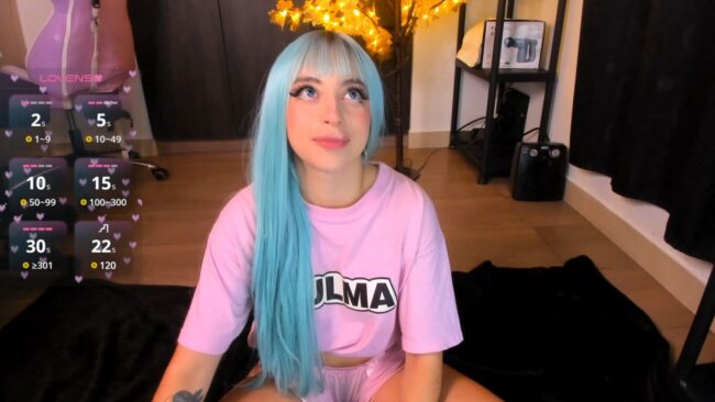 Violetaarey's Adorable Bulma Cosplay Show