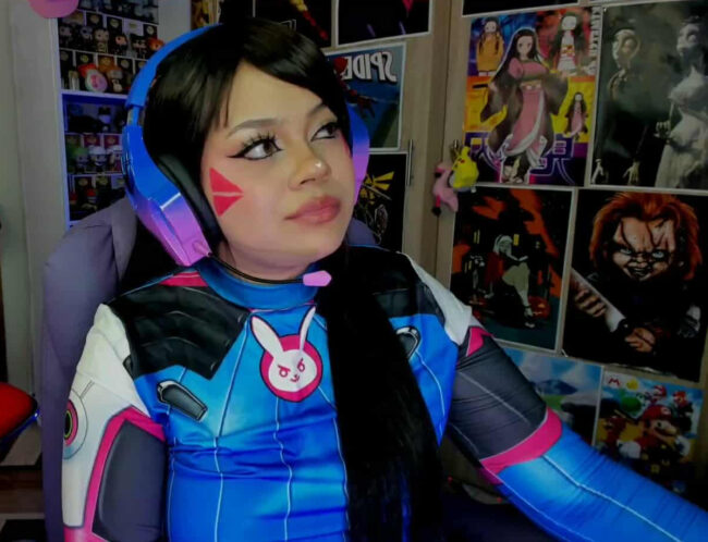 Naracosplay_’s D.Va Looks Game-Ready