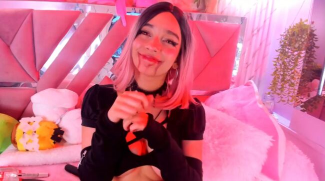 Cute Vampire Akane_hikari_ Shows Off Her Cosplay Powers