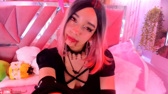 Cute Vampire Akane_hikari_ Shows Off Her Cosplay Powers