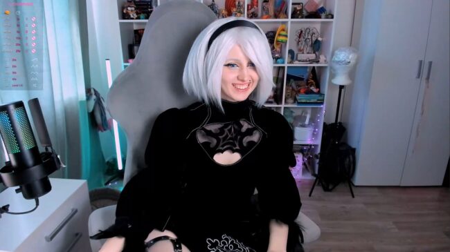 Ohclementinee Gets 2B A Member Of YoRHa