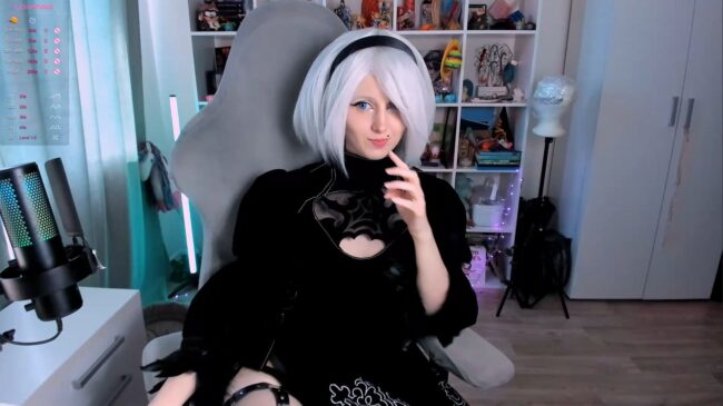Ohclementinee Gets 2B A Member Of YoRHa