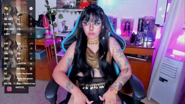 Makii_33 Rules Over Her Cam Kingdom As Cleopatra