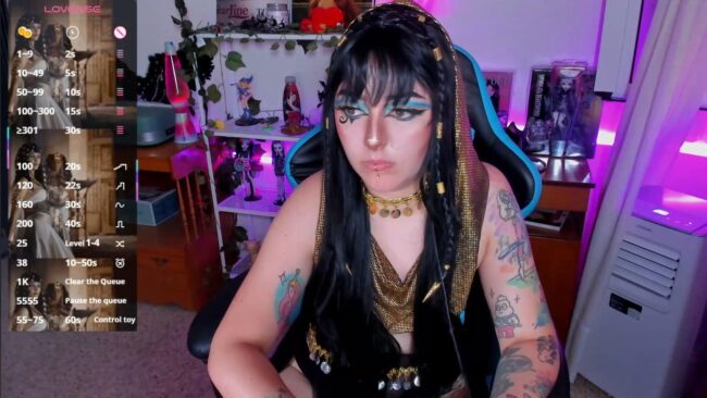 Makii_33 Rules Over Her Cam Kingdom As Cleopatra
