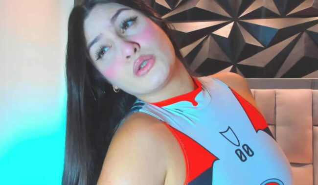 Megan_whitee__ Puts Her Plug Suit On