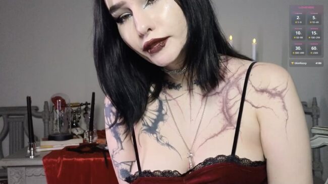 Ghoticgrace Slithers In As Ada Wong