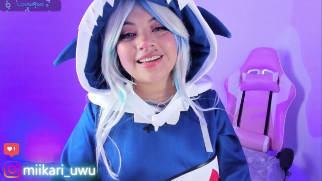 Ahri_elderwood's Cute And Colorful Gawr Gura Cosplay