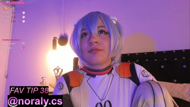 Hey_noraly Shows Off Her Stylish Rei Ayanami Cosplay
