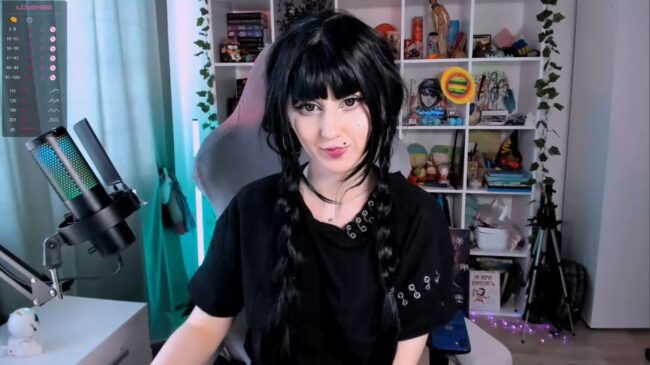 Ohclementinee's Ooky And Spooky Wednesday Show