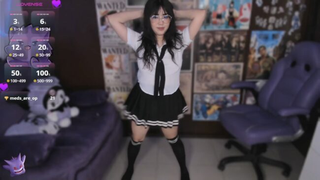 Emili_cute Turns Up The Preppiness