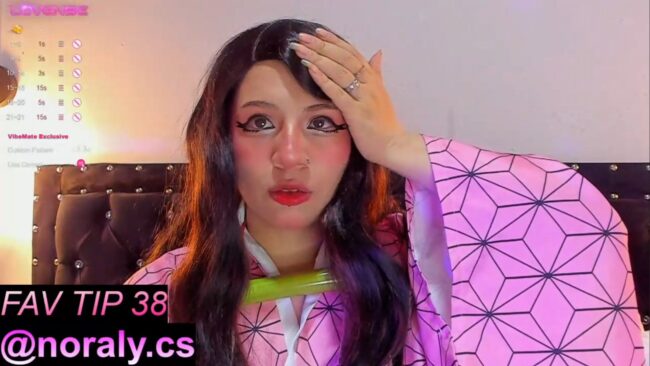 Hey_noraly Shows Off Her Cute Nezuko Cosplay