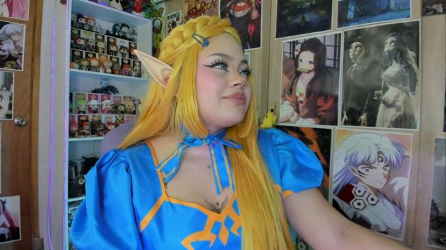 Naracosplay_ Rules Over Her Cam Kingdom As Princess Zelda