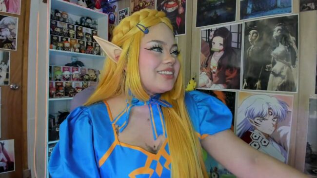 Naracosplay_ Rules Over Her Cam Kingdom As Princess Zelda