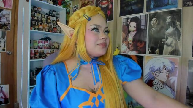 Naracosplay_ Rules Over Her Cam Kingdom As Princess Zelda