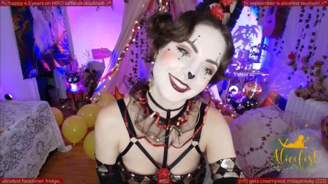 Aliceisonfire Celebrates Her Cammiversary With A Very Special Circus Show