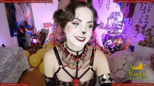 Aliceisonfire Celebrates Her Cammiversary With A Very Special Circus Show