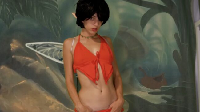 NaomiDee Spreads Pixie Dust