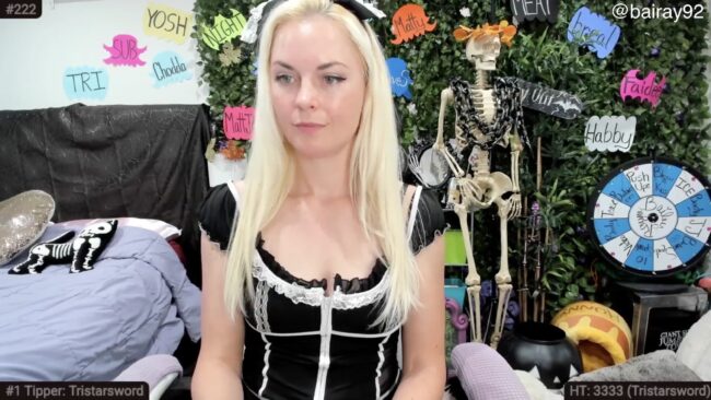 BaileyRayne Is Maid To Look Cute