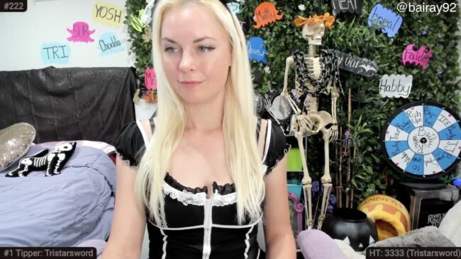 BaileyRayne Is Maid To Look Cute