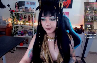 Makii_33 Is A Stunning Egyptian Goddess