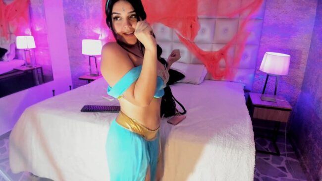 Maddysexx_ Shows Off Her Stunning Princess Jasmine Style