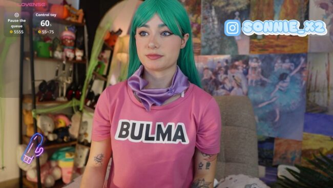 Sonnie_mami's Cute And Colorful Bulma Cosplay