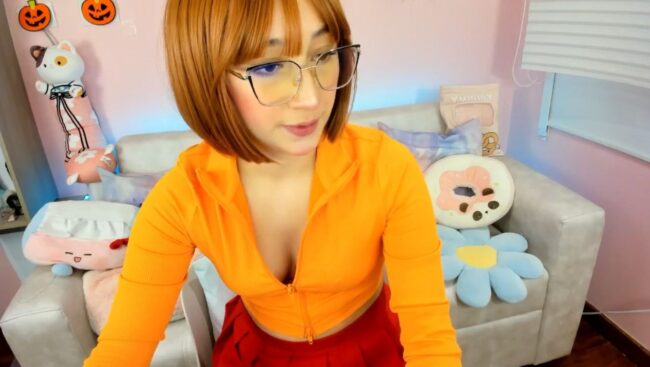 Time To Solve Some Mysteries With Tiny_Cora's Velma