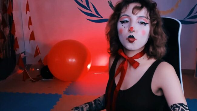 Jasminemilko Mimes Her Way Through The Day