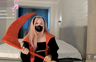 Yanyaan Sharpens Her Scythe As An Akatsuki