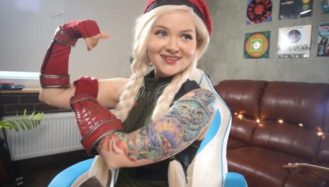 Awondrr Flexes Her Muscles As Cammy